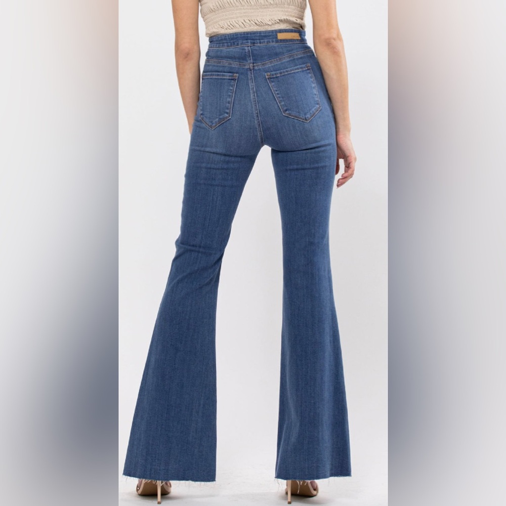 Classic Blue Flared Women Jeans - Picture 3 of 3